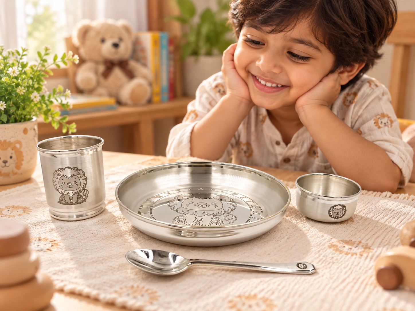 Silver Lion Dinner Set for Kids in Premium Gift Box – Cosy Lion Dinnerware with a Happy Child